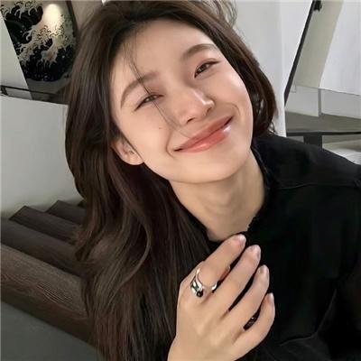 女儿国嬉春封面